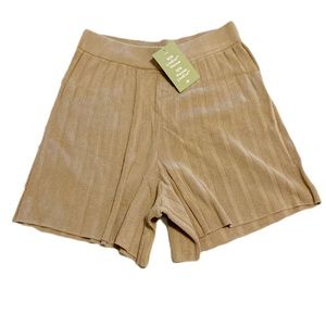NWT~H&M Ribbed Shorts Color Is Taupe Size Small